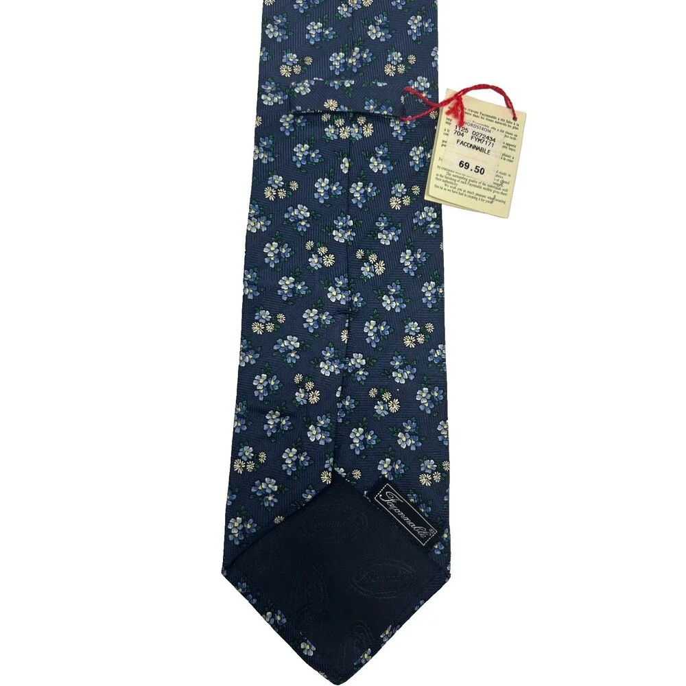 Faconnable Nordstrom Men’s Silk Tie Navy Blue Floral France  57.25 x 3.75